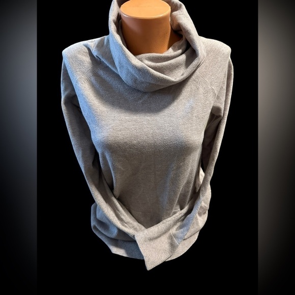 Women’s RAYA Cyrus NYC Size Medium Sweater Beige Cowl Neck Hi Low Soft - Picture 11 of 11